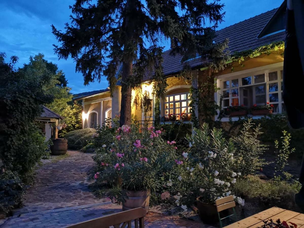 Villa-Magdi Vendeghaz Revfulop Bagian luar foto